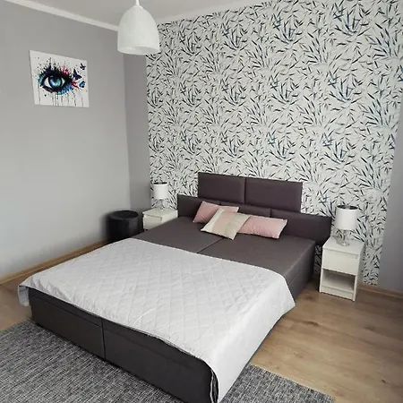 Z Widokiem Na Jezioro Ukiel Olsztyn (Warmian-Masurian)